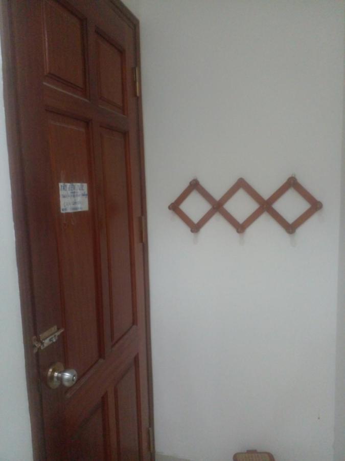 Nam Cuong Motel - Phong Don Co Cua So Thoang Mat Khep Kin - Thang May Ανόι Εξωτερικό φωτογραφία