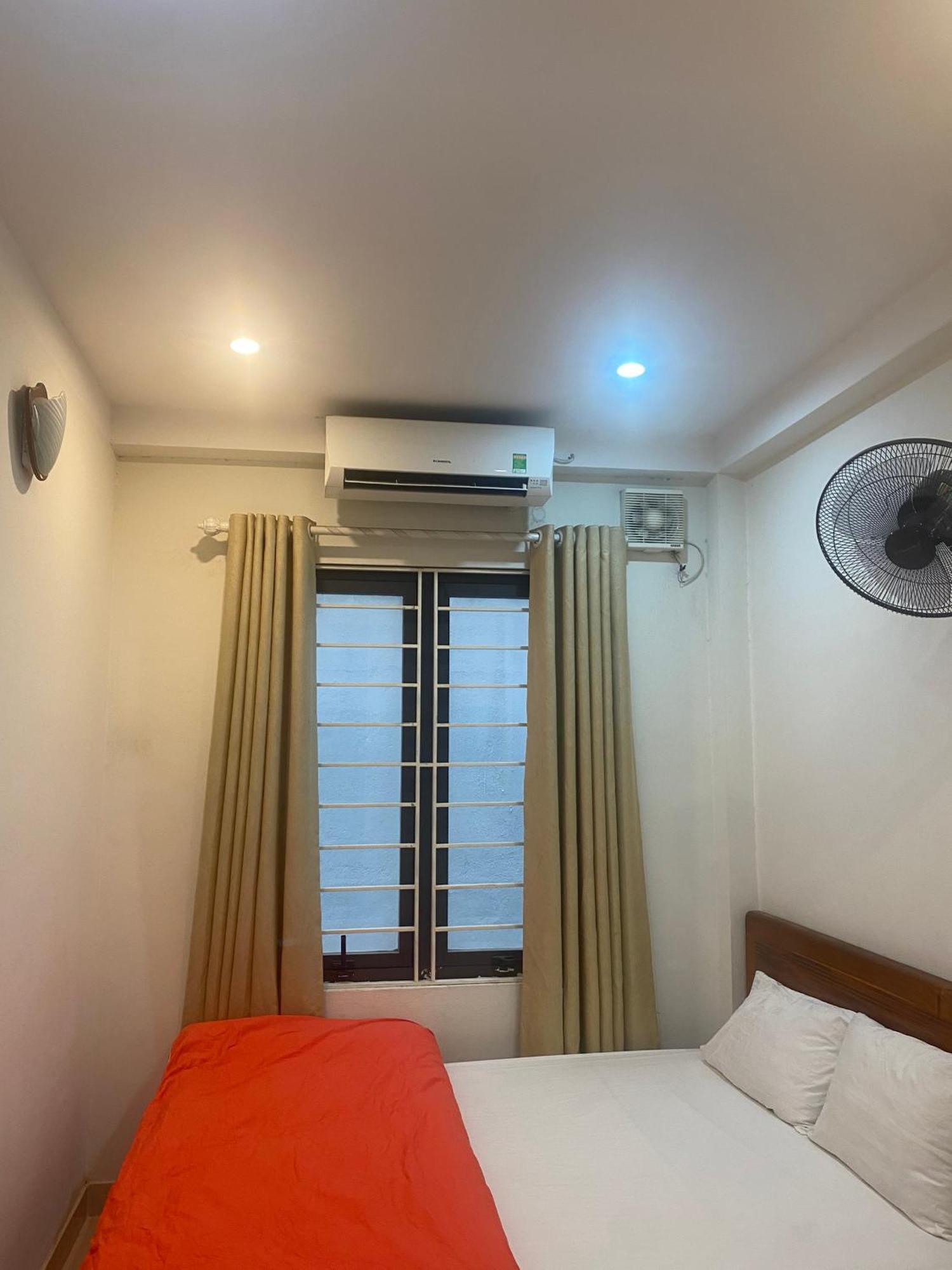 Nam Cuong Motel - Phong Don Co Cua So Thoang Mat Khep Kin - Thang May Ανόι Εξωτερικό φωτογραφία