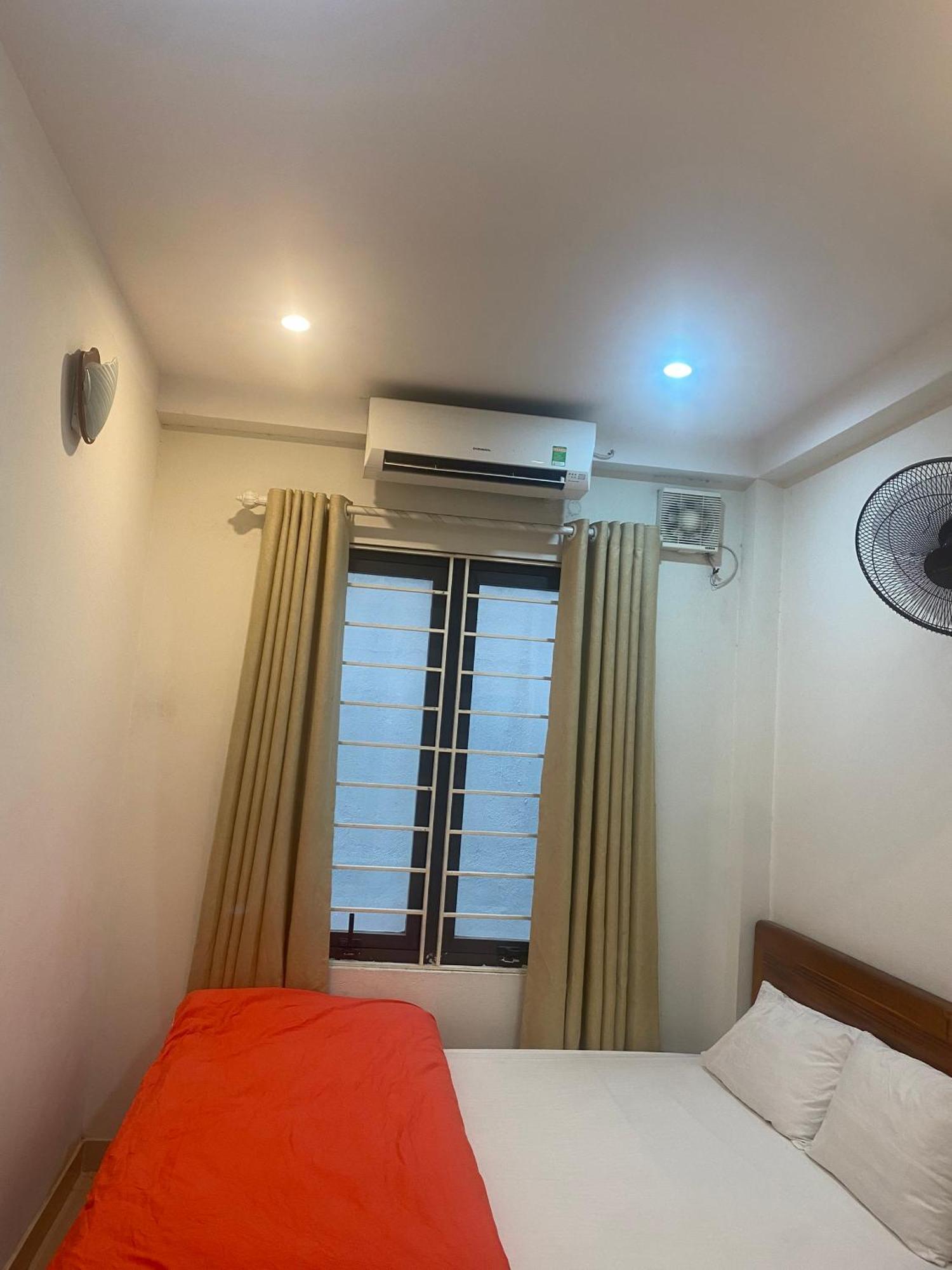 Nam Cuong Motel - Phong Don Co Cua So Thoang Mat Khep Kin - Thang May Ανόι Εξωτερικό φωτογραφία
